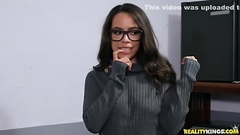 Lana Mars In Rookie With Glasses Gets Fucked In The Office
